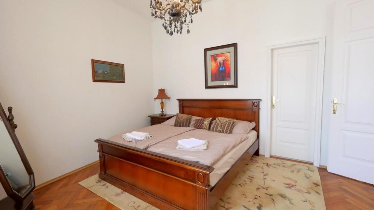 Velky 3I Apartman V Centre Mesta ブラチスラヴァ エクステリア 写真