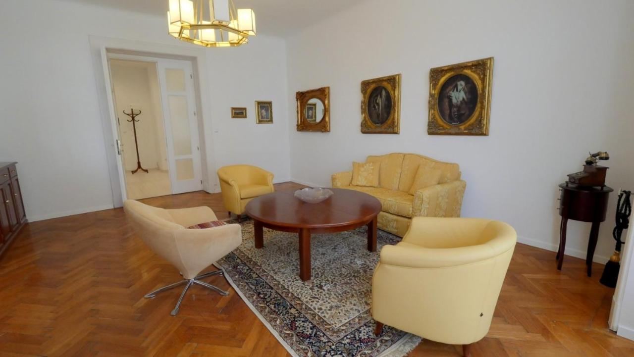 Velky 3I Apartman V Centre Mesta ブラチスラヴァ エクステリア 写真