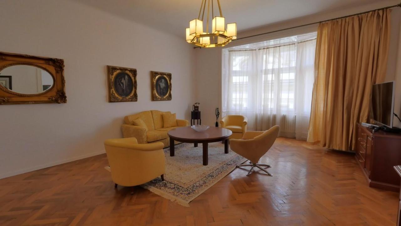 Velky 3I Apartman V Centre Mesta ブラチスラヴァ エクステリア 写真