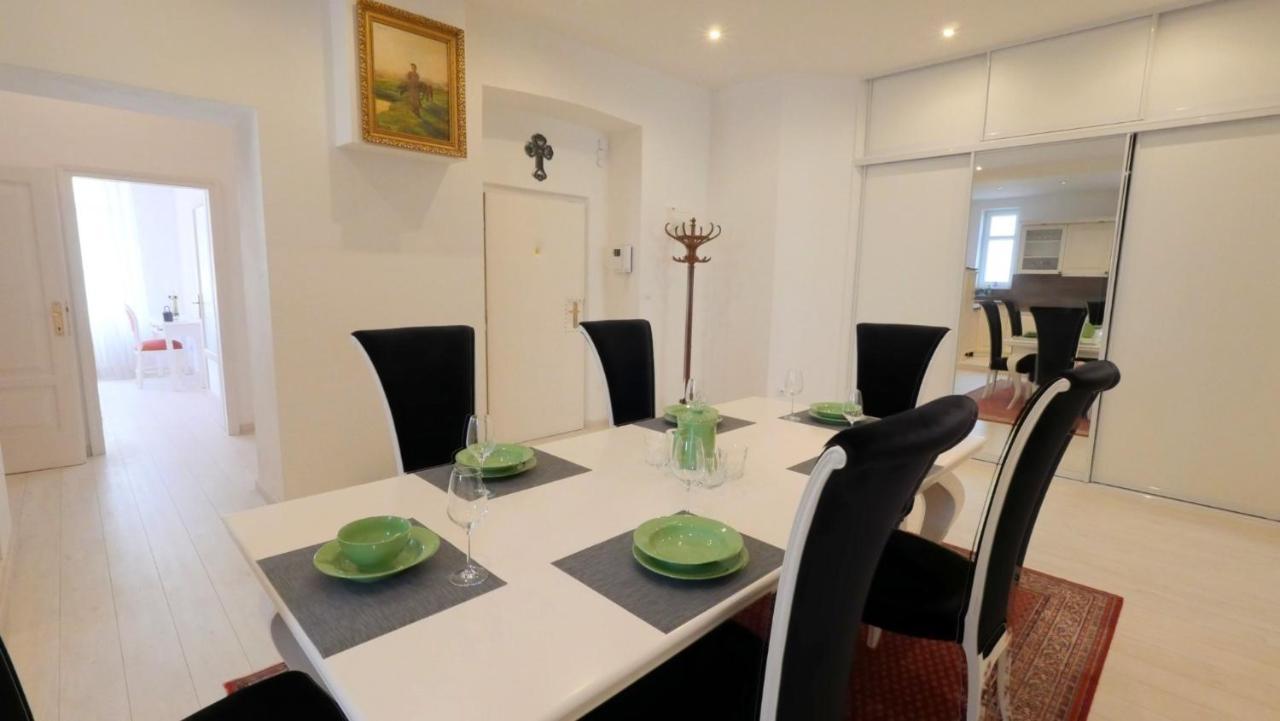 Velky 3I Apartman V Centre Mesta ブラチスラヴァ エクステリア 写真