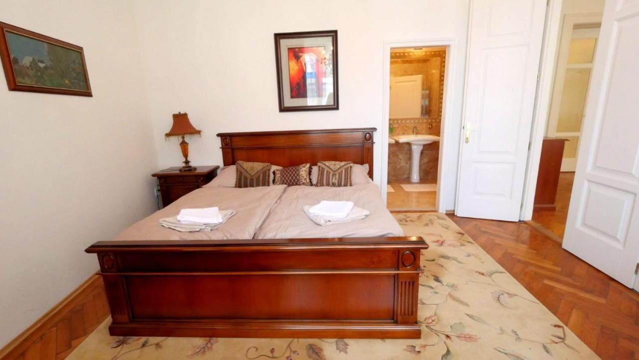 Velky 3I Apartman V Centre Mesta ブラチスラヴァ エクステリア 写真